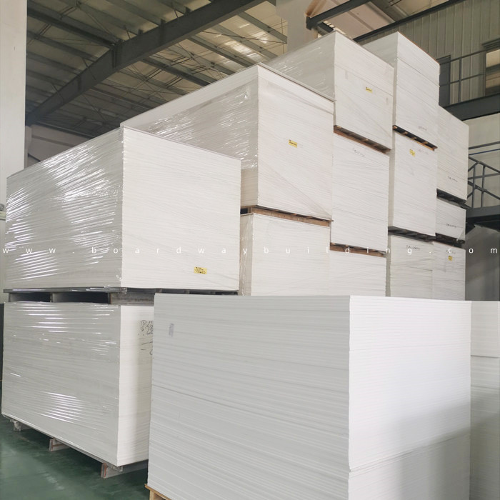 PLANCHA PVC ESPUMADO / SINTRA / TROVICEL 6 MM 1.22*2.44 MTS COLOR BLANCO 0.50 DENSIDAD (MEDIA)